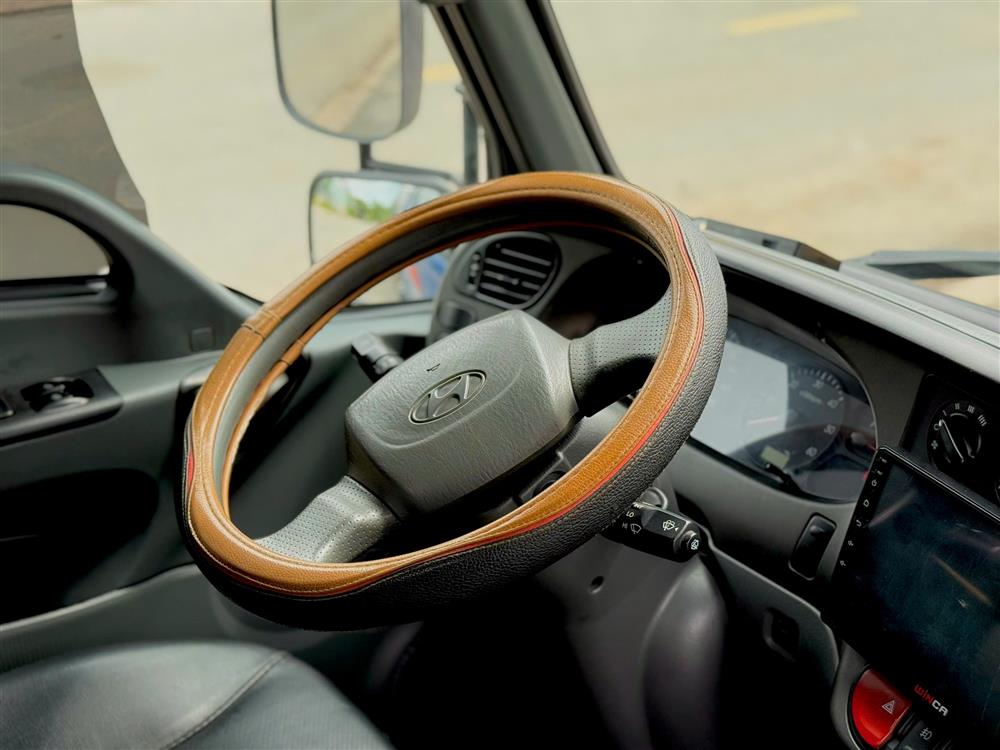 Nội thất xe tải cũ Hyundai N250sl đời 2023
